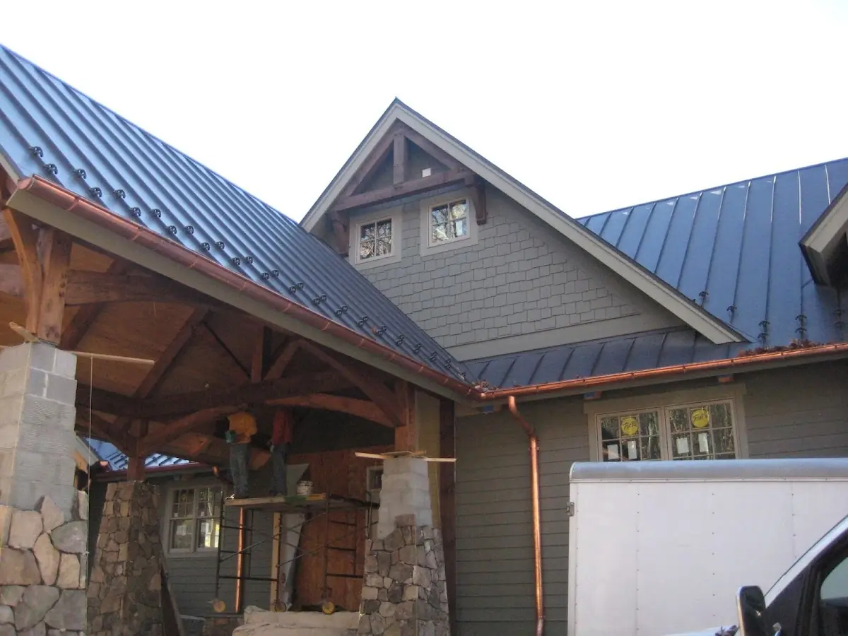 Craftsman Roofing team delivering quality roofing work in Vicksburg